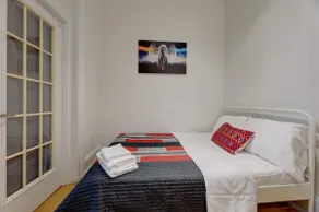 New Brownstone Apt work from Home min NYc WIFI TV - Image 3