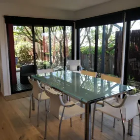 Modern Luxury 4bdr Beach house Family Friendly.  NBN. 2 Smart TV’s, New Kitchen - Image 4