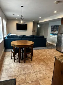 Spacious 2 bedroom. Close to everything! - Image 3