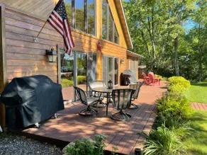 Smukke Four Season Northern Wisconsin Lakeshore Chalet - Image 2