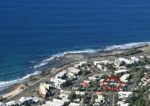4 Bed Townhouse 200m to the Beach - Image 2