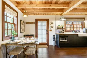 Hidden Ballard Gem • Stylish Private Guest House - Image 4