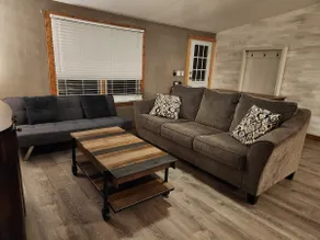 Cozy Creekside 3B Cabin large deck West Woodlands - Image 2