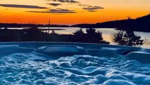 Ocean Front Cottage w/hot tub/kayaks/fishing - Image 2