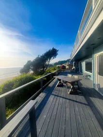 Maison de la Mer Oceanfront beach home by Redwoods - Image 4