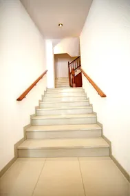 Quiet area apartment 4 bedrooms 7 beds - Image 5