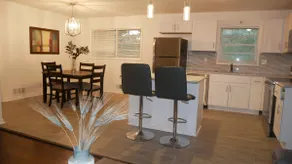 Newly renovated home minutes away from airport. - Image 4