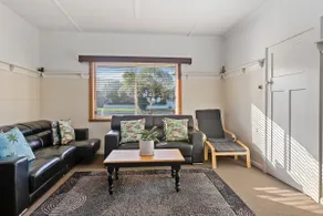 Montrose Beach House Pet-Friendly Free Wi-Fi - Image 3