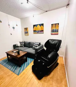 1 BR 2 Queens, Massage Chair, Parking - Sleeps 6! - Image 3