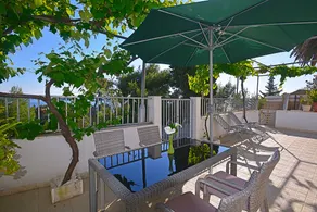 Cute Apartment, First Row From The Sea - Image 2