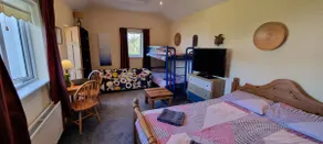 Hilltop Seaview Apartment - Image 4