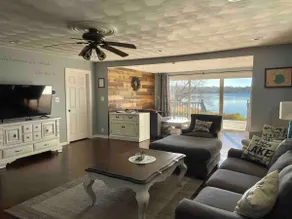 Round Lake Getaway Retreat - Image 5