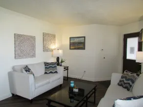 Superior Bay Boutique Motel Suite #11 - Image 2