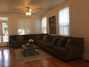 Spacious Napoleon Avenue Mardi Gras Apartment - Image 3