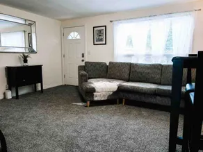 Entire unit 3 bed 1.5 bath next to Renton landing - Image 2