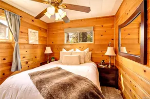 Big Bear Mountain Getaway with a View and Hot Tub - Image 2