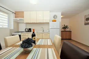 Apartment Franka with own garden - Image 4