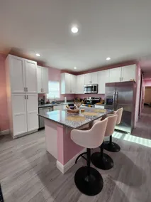 *Charming Pink Bungalow* w/ King Bed, Punta Gorda - Image 3