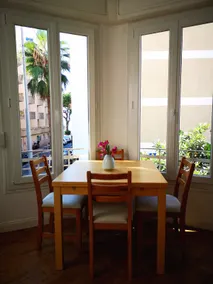 Bright beach flat in the heart of Juan les Pins - Image 3