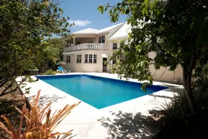 Gimli: Luxury 2 Storey Home in Paradise - Image 3
