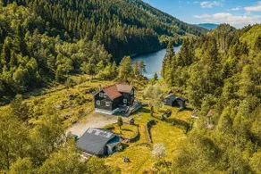 Beautiful Private Villa with Lake View and Boat - Image 2