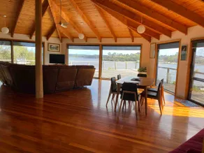 Strahan House - Image 2