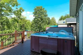 Luxury@Lake: Priv Beach+Firepit+A/C+Grill+Hot Tub - Image 3