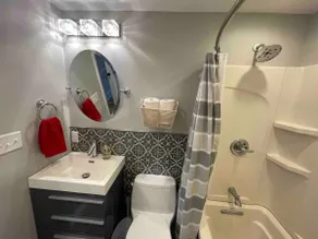 Modern 2BR with A/C for your Business and Pleasure - Image 3
