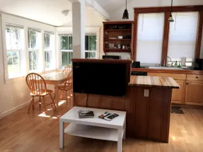 Trillium Cottage-Hot tub- Woodstove-Walk to Town - Image 5