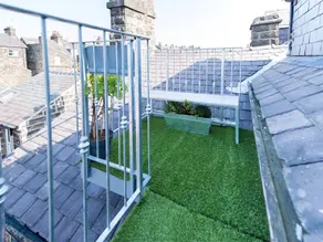 The Rooftop at Mayfield, Luxury apartment - Image 3