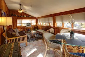 The Maid's Quarters at The Queen, B&B - Image 3