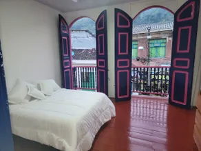 Colonial Blue-Rose House in Genova Quindío - Image 5
