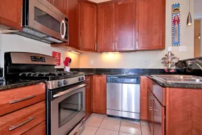 Elegant Historic Condo Steps from St Charles Ave - Image 5