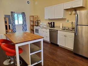 Serene Guest House in Woods on Camano Island - Image 2