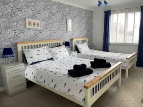 Squid House UK Spacious Beach House with sea view. - Image 2