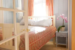 Charming Sierra Foothills cottage - Image 2
