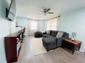 Fenced home close to Downtown Fuquay! Pet friendly - Image 3
