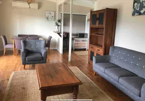 3 Bedroom Lakeview Cottage with Drying/Bike Room - Image 4