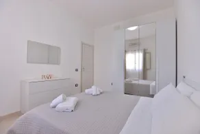 IzzHome Lagoon - Image 2