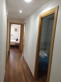 FLAT FIRA Bcn. 4 bedrooms, 8 people. - Image 5