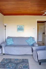 Coral Beach Cottage #4 - Each Sleeps 2Adults 2Kids - Image 3