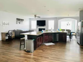 Ranch Style Family House - Image 4