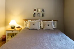 Cozy Cabin home - Image 5