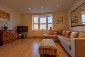 Victoria Parade: appartement de 2 chambres avec vue sur la mer et parking privé - Image 3