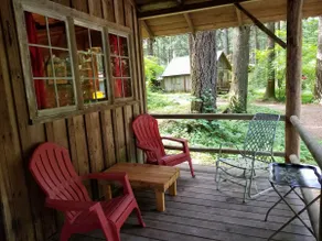 Judy's Vintage Mt. Hood Cabin. - Image 3