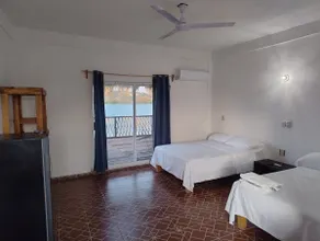 Lakeside Room - Image 3
