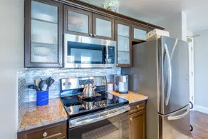 Plush 2-Bed 2-Bath Condo Suite with Amazing Views! - Image 4