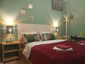 Spacious Cosy Apt (up to 5 guests) - Image 4
