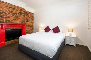Sleep 8:King,2 queen,1 dbl, 4 bdrm, 5 min to town - Image 3