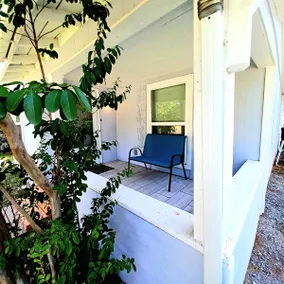 Cozy House on Floral Heights Central Neighborhood - Image 5
